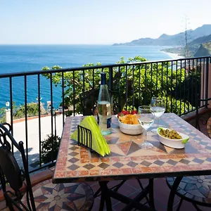 Casa Belvedere Riviera Taormina SantʼAlessio Siculo