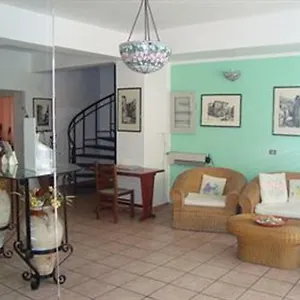 Frühstückspension B&B La Grotta, SantʼAlessio Siculo